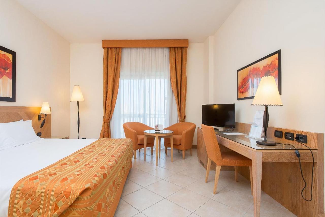Marina Di Castello Golf & Hotel