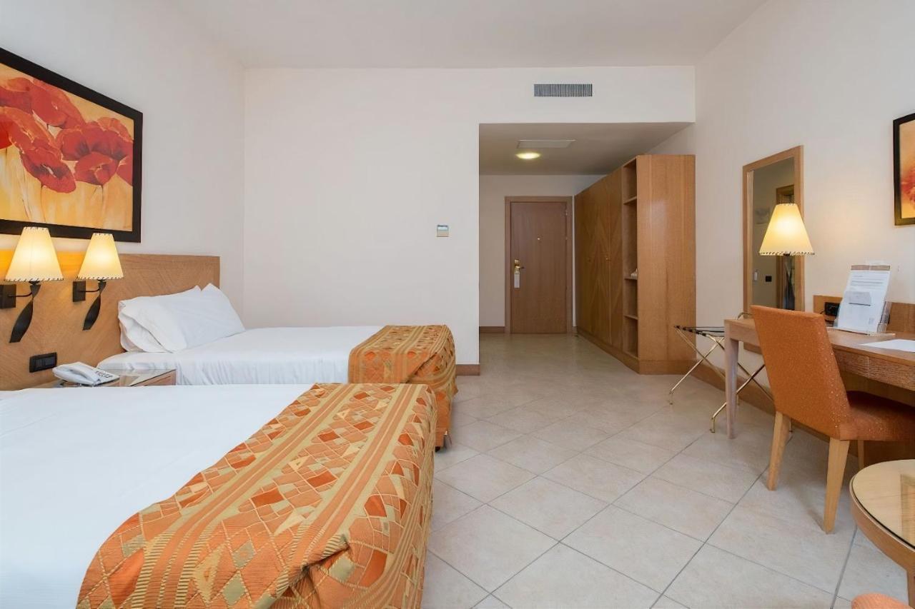 Marina Di Castello Golf & Hotel 4*